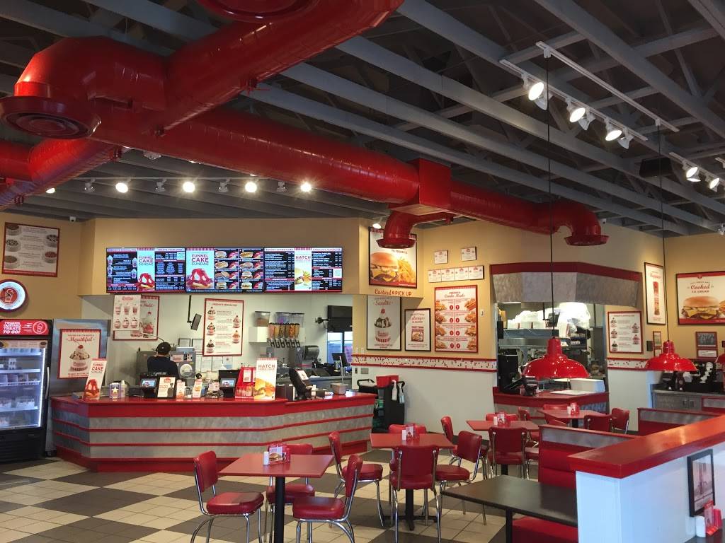 Freddys Frozen Custard & Steakburgers | restaurant | 20450 Southwest Fwy, Richmond, TX 77469, USA | 2812396900 OR +1 281-239-6900