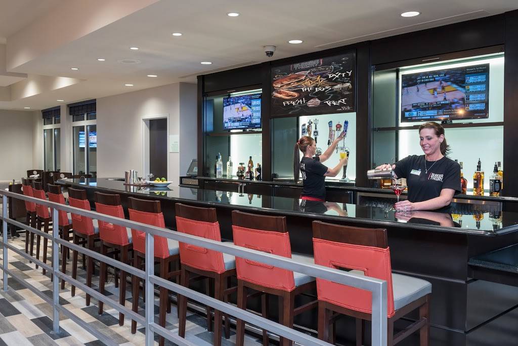 Burger Theory at Holiday Inn Indianapolis Airport | restaurant | 8555 Stansted Dr, Indianapolis, IN 46241, USA | 3174552451 OR +1 317-455-2451