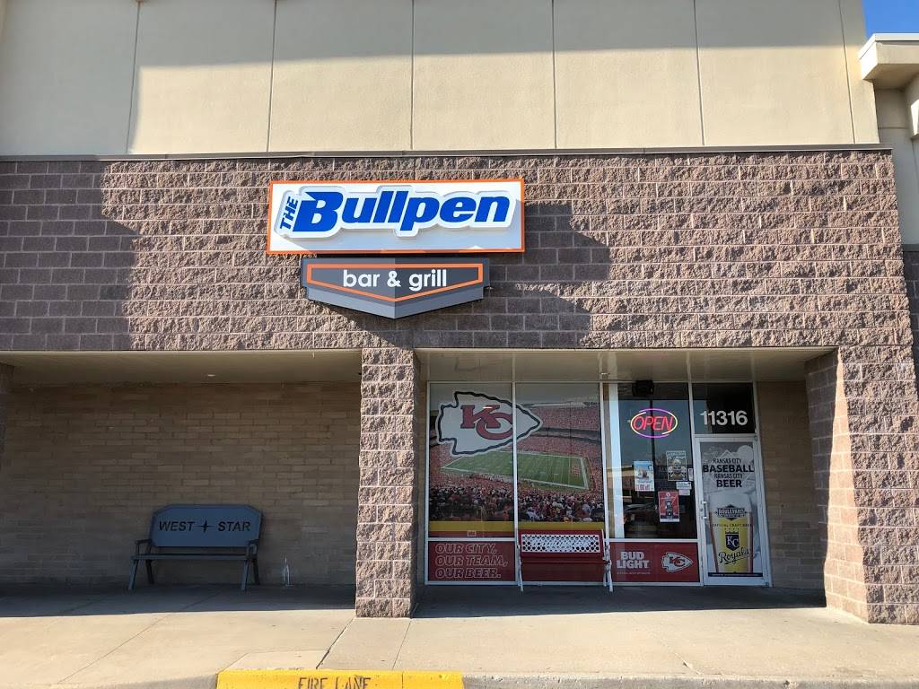 The Bullpen on 135th Bar & Grill | restaurant | 11316 W 135th St, Overland Park, KS 66221, USA | 9138515165 OR +1 913-851-5165