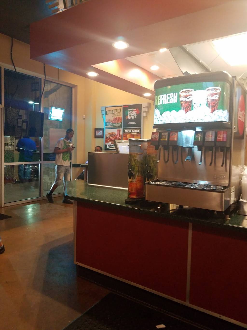 Wingstop | restaurant | 2718 E Berry St, Fort Worth, TX 76105, USA | 8175349464 OR +1 817-534-9464