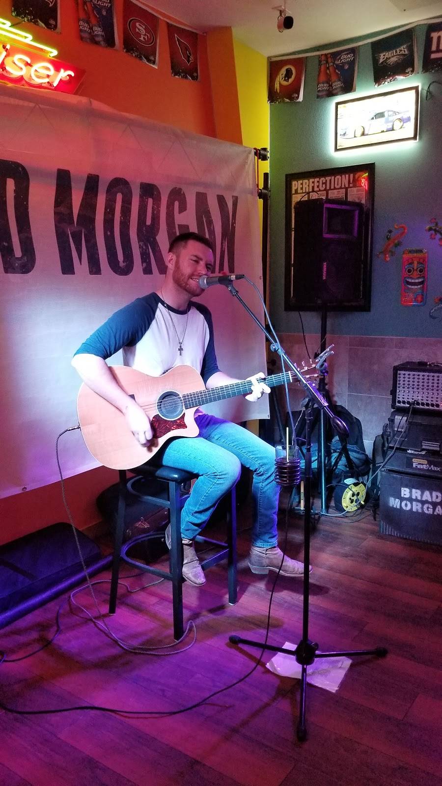 Shore Side Pub & Grub | restaurant | 1029 Main St, Manson, IA 50563, USA | 7124690017 OR +1 712-469-0017