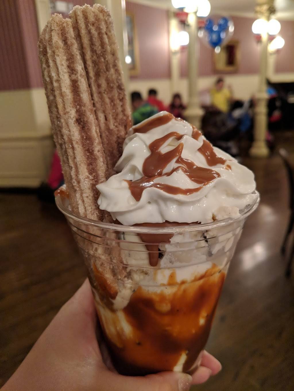 The Golden Horseshoe | restaurant | 1313 S Harbor Blvd, Anaheim, CA 92802, USA | 7147813463 OR +1 714-781-3463