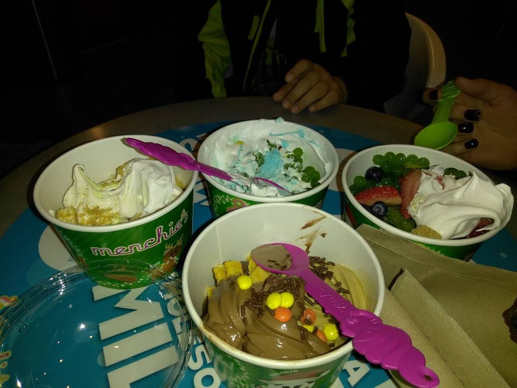 Menchies Frozen Yogurt | bakery | 6001 Winter Haven Dr NW, Albuquerque, NM 87120, USA | 5058992299 OR +1 505-899-2299