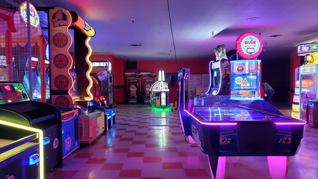 Bowlero Fullerton | meal takeaway | 1501 S Lemon St, Fullerton, CA 92832, USA | 7145267725 OR +1 714-526-7725