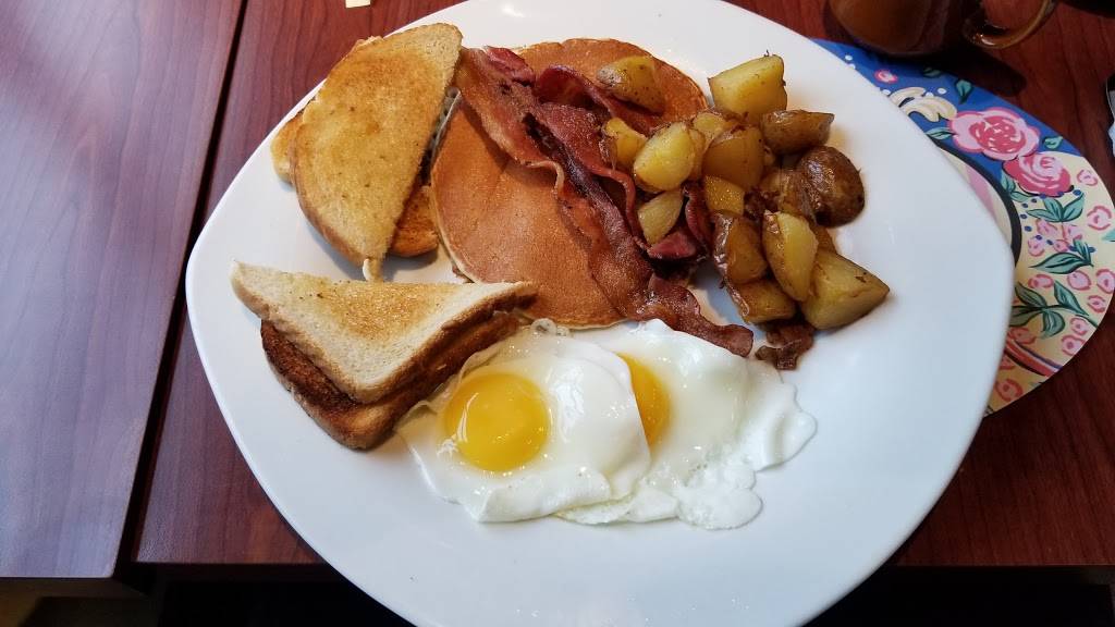 Watts Restaurant | restaurant | 1 Eglinton Square, Scarborough, ON M1L 2K1, Canada | 4167550523 OR +1 416-755-0523