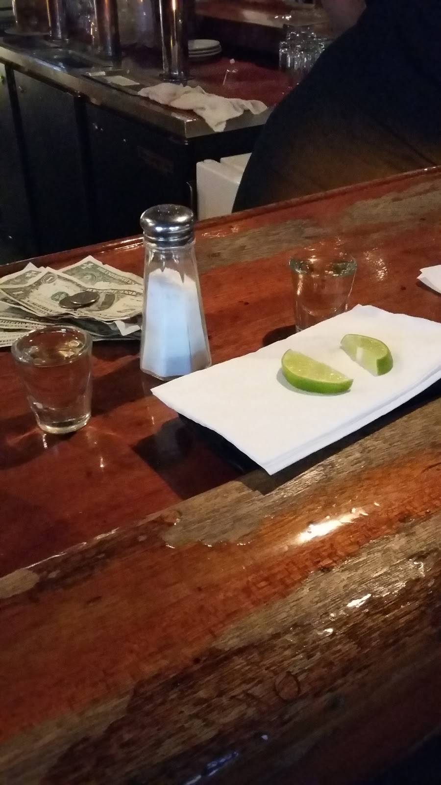 Trum Tavern, Inc | restaurant | 1 E Broad St, Trumbauersville, PA 18970, USA | 2155382445 OR +1 215-538-2445