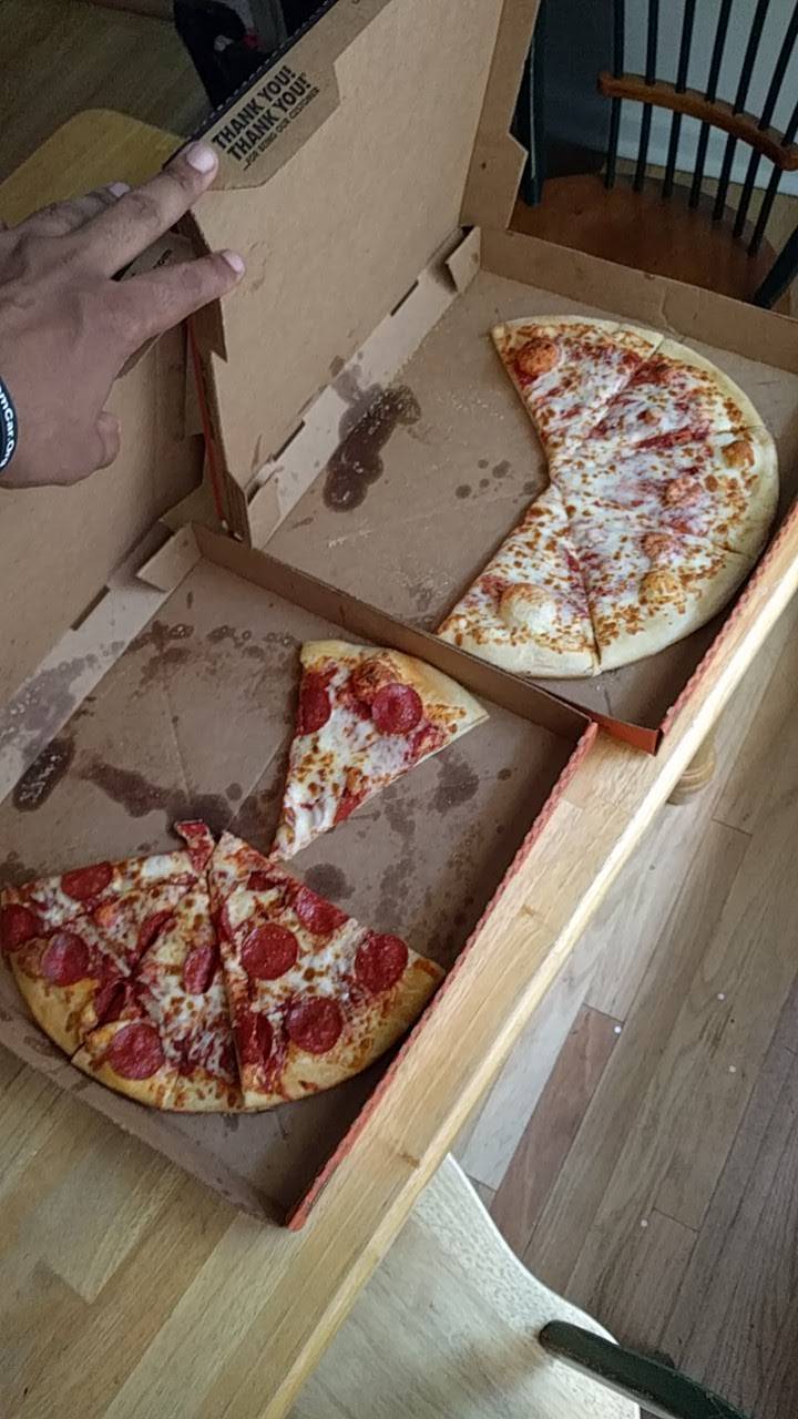 Little Caesars Pizza | meal takeaway | 19116 Grand River Ave, Detroit, MI 48223, USA | 3132552450 OR +1 313-255-2450