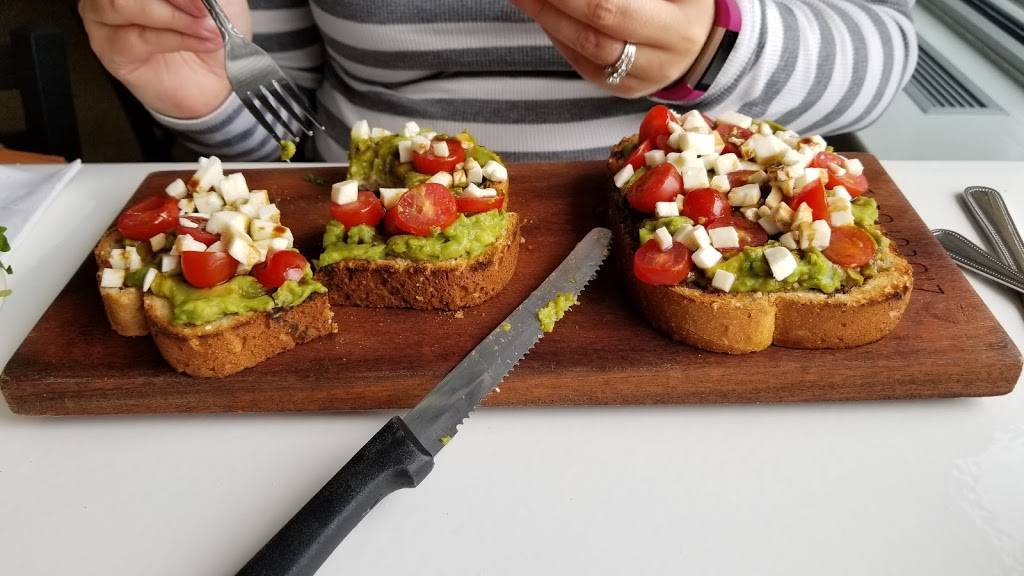 Zisters | restaurant | 13425 Watertown Plank Rd, Elm Grove, WI 53122, USA | 2627943924 OR +1 262-794-3924