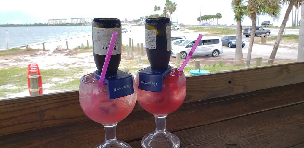 Hi & Dry Grill | restaurant | 61 Causeway Blvd, Dunedin, FL 34698, USA | 7275104445 OR +1 727-510-4445