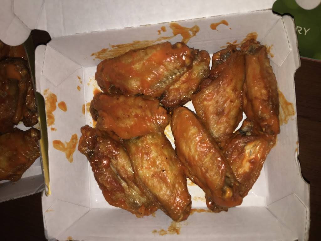 Buffalo Wild Wings | restaurant | 2613 Interstate 35E, Frontage Road, Lewisville, TX 75067, USA | 2144883700 OR +1 214-488-3700