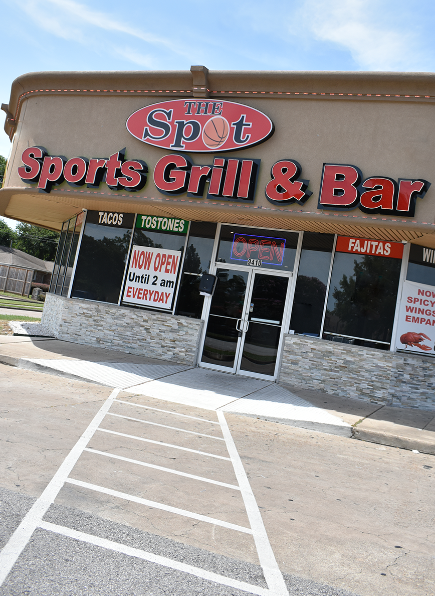 The Spot Sports Grill & Bar | restaurant | 9410 Richmond Ave, Houston, TX 77063, USA | 8327670832 OR +1 832-767-0832