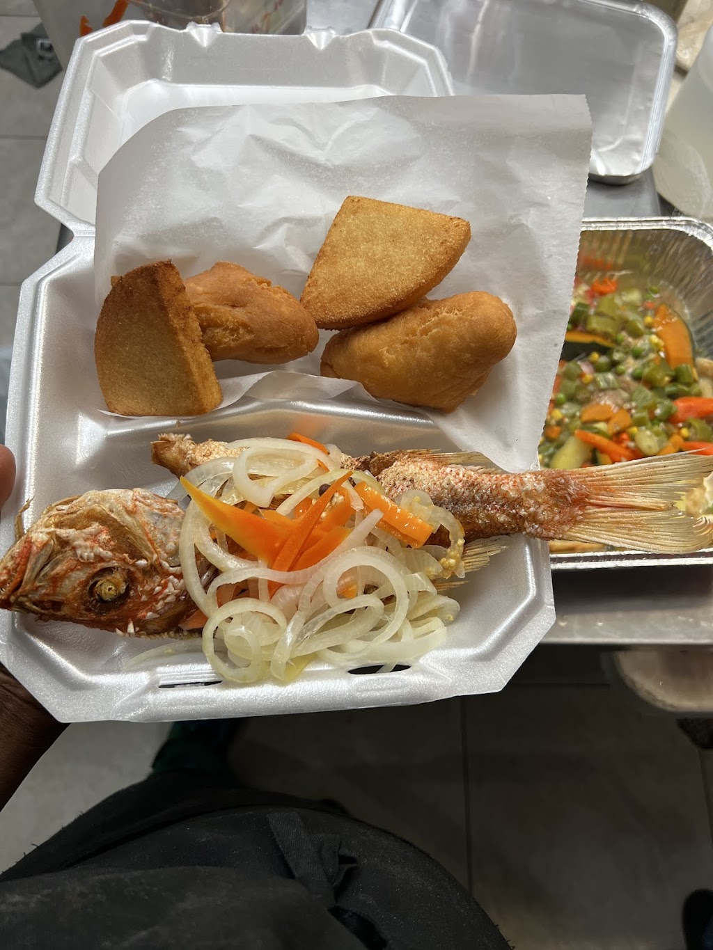 Likkle Hellshire Restaurant & Bar | restaurant | 290 Watchung Ave, West Orange, NJ 07052, USA | 8622526308 OR +1 862-252-6308