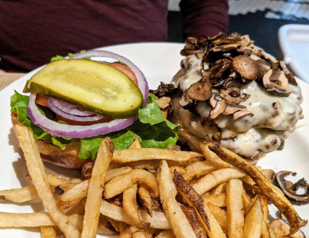 Social Eatery | restaurant | 6610 Meadowvale Town Centre Cir, Mississauga, ON L5N 4B7, Canada | 9055427007 OR +1 905-542-7007