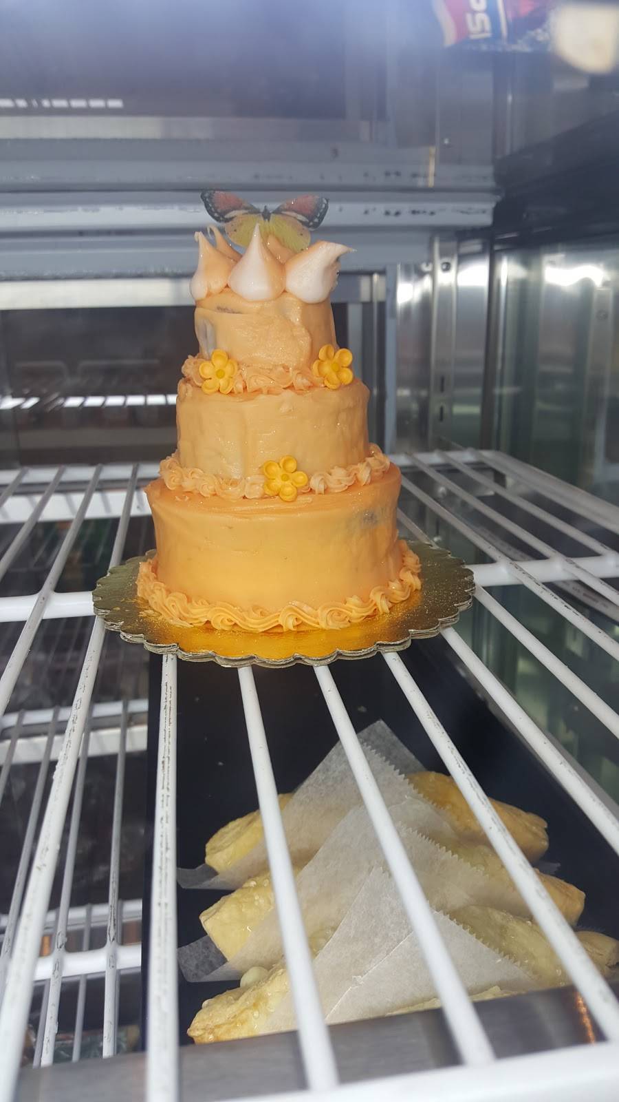 The Hot Spot | restaurant | 2318 River Ave, Camden, NJ 08105, USA | 8569663670 OR +1 856-966-3670