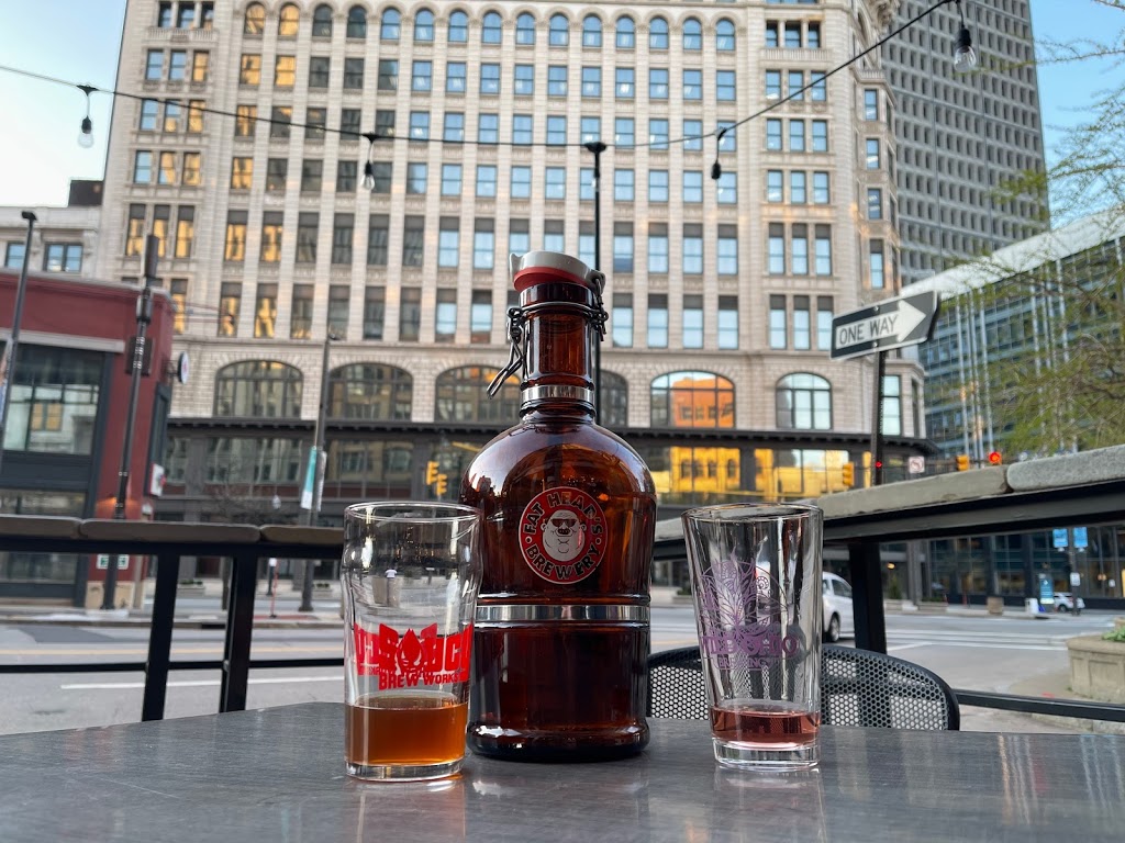 Whistle and Keg | restaurant | 818 Huron Rd E, Cleveland, OH 44115, USA | 2163315600 OR +1 216-331-5600