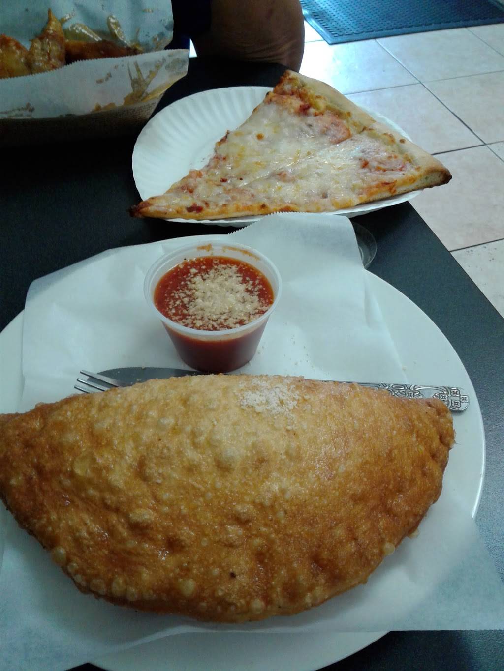 Munchies Pizza & Wings | restaurant | 11208 E Dr Martin L King Jr Bl, 8359, Seffner, FL 33584, USA | 8136575600 OR +1 813-657-5600