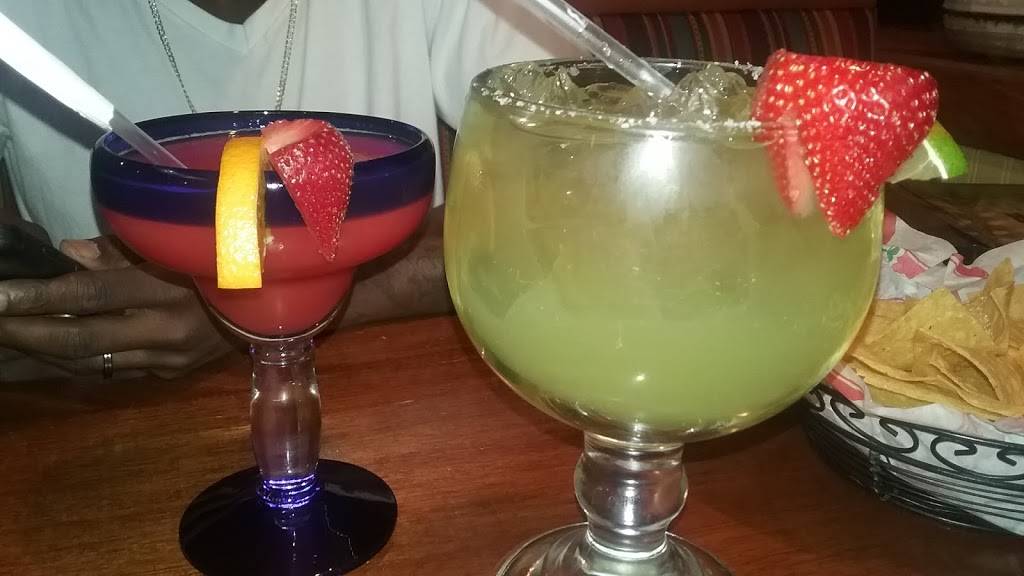 El Cazador | restaurant | 911 Main St, Altavista, VA 24517, USA | 4343697921 OR +1 434-369-7921