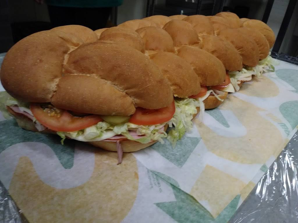 Subway | restaurant | 109 E Stone Dr, Kingsport, TN 37660, USA | 4237650062 OR +1 423-765-0062