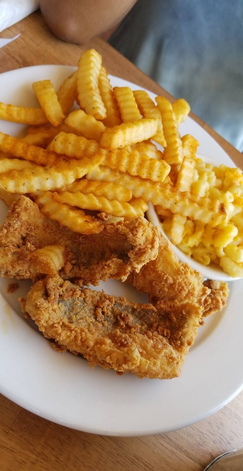 Yoolks On Us | restaurant | 3507, 515 Washington St, Portsmouth, VA 23704, USA | 7573923992 OR +1 757-392-3992