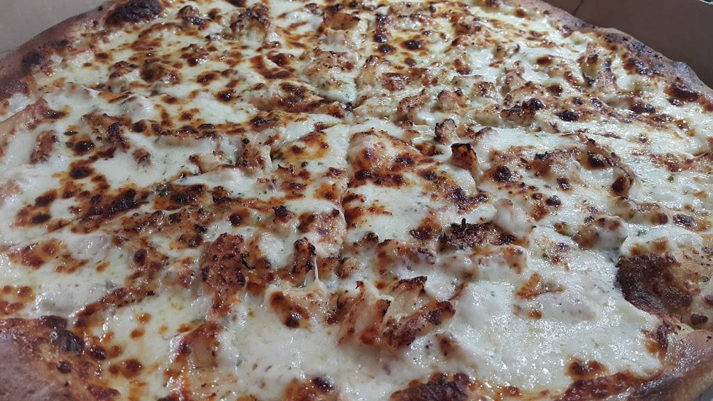 Jonuzis Pizza | restaurant | 1776 Teasley Ln #103, Denton, TX 76205, USA | 9405650000 OR +1 940-565-0000