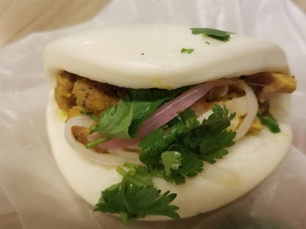 Saigon Sisters (French Market) | restaurant | 131 N Clinton St, Chicago, IL 60661, USA | 3124960094 OR +1 312-496-0094