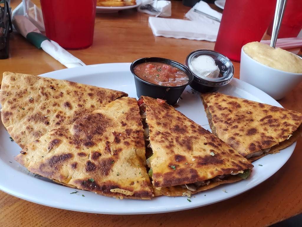 Gnats Landing | restaurant | 470 S Main St, Statesboro, GA 30458, USA | 9124898291 OR +1 912-489-8291