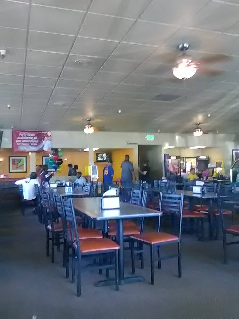 Round Table Pizza | meal delivery | 398 Florin Rd, Sacramento, CA 95831, USA | 9163950507 OR +1 916-395-0507