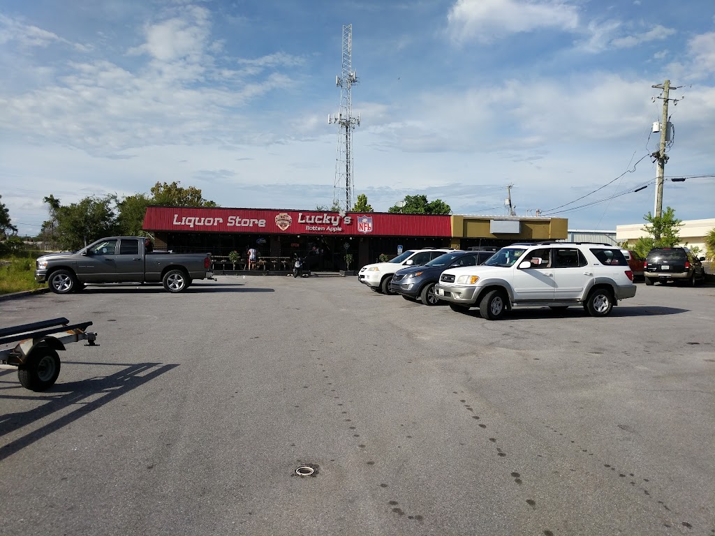 Luckys Rotten Apple | restaurant | 205 Mountain Dr, Destin, FL 32541, USA | 8504247619 OR +1 850-424-7619