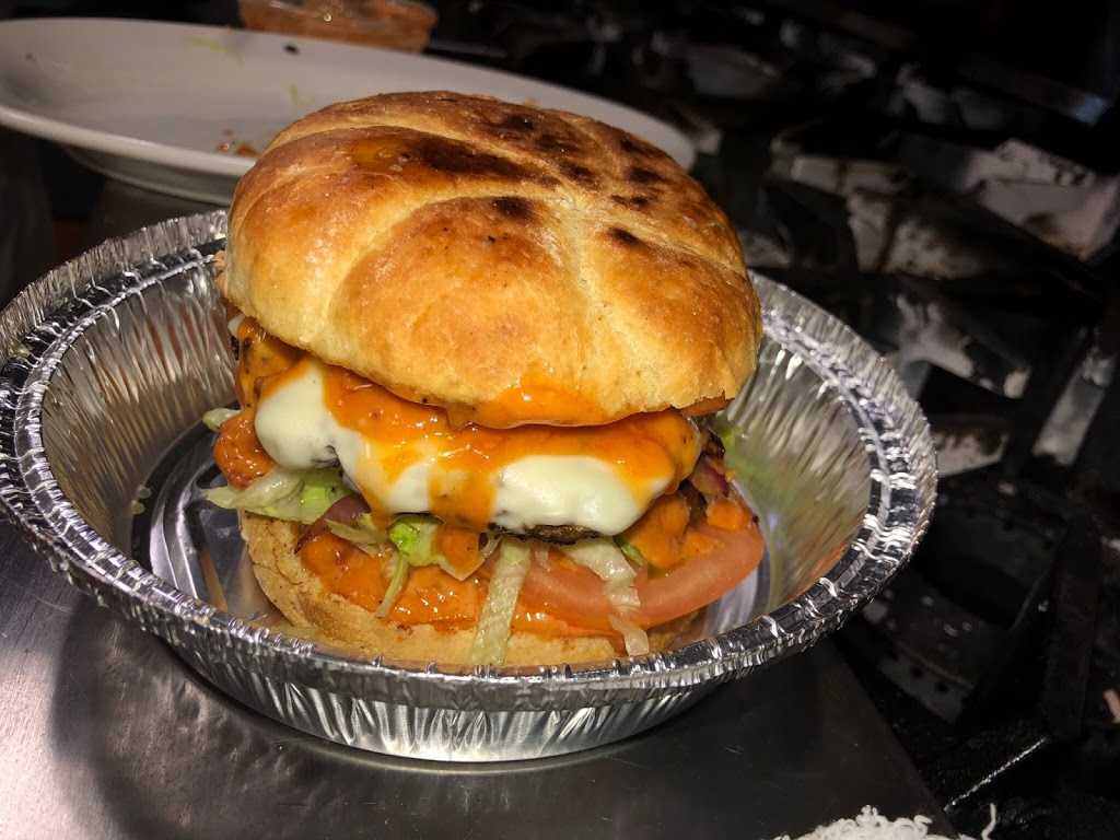 La Casita de Manta | restaurant | 581 Chase Ave, Waterbury, CT 06704, USA | 2035274450 OR +1 203-527-4450