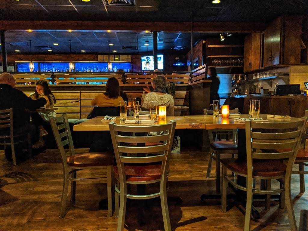 Coach House Bar & Grill | restaurant | 5103 Colley Ave, Norfolk, VA 23508, USA | 7574890389 OR +1 757-489-0389