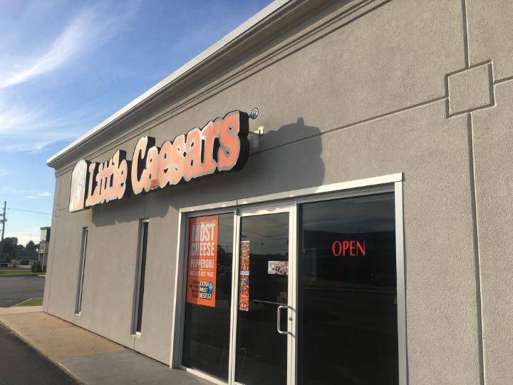 Little Caesars Pizza | meal takeaway | 2431 S Rangeline Rd, Joplin, MO 64804, USA | 4176224143 OR +1 417-622-4143