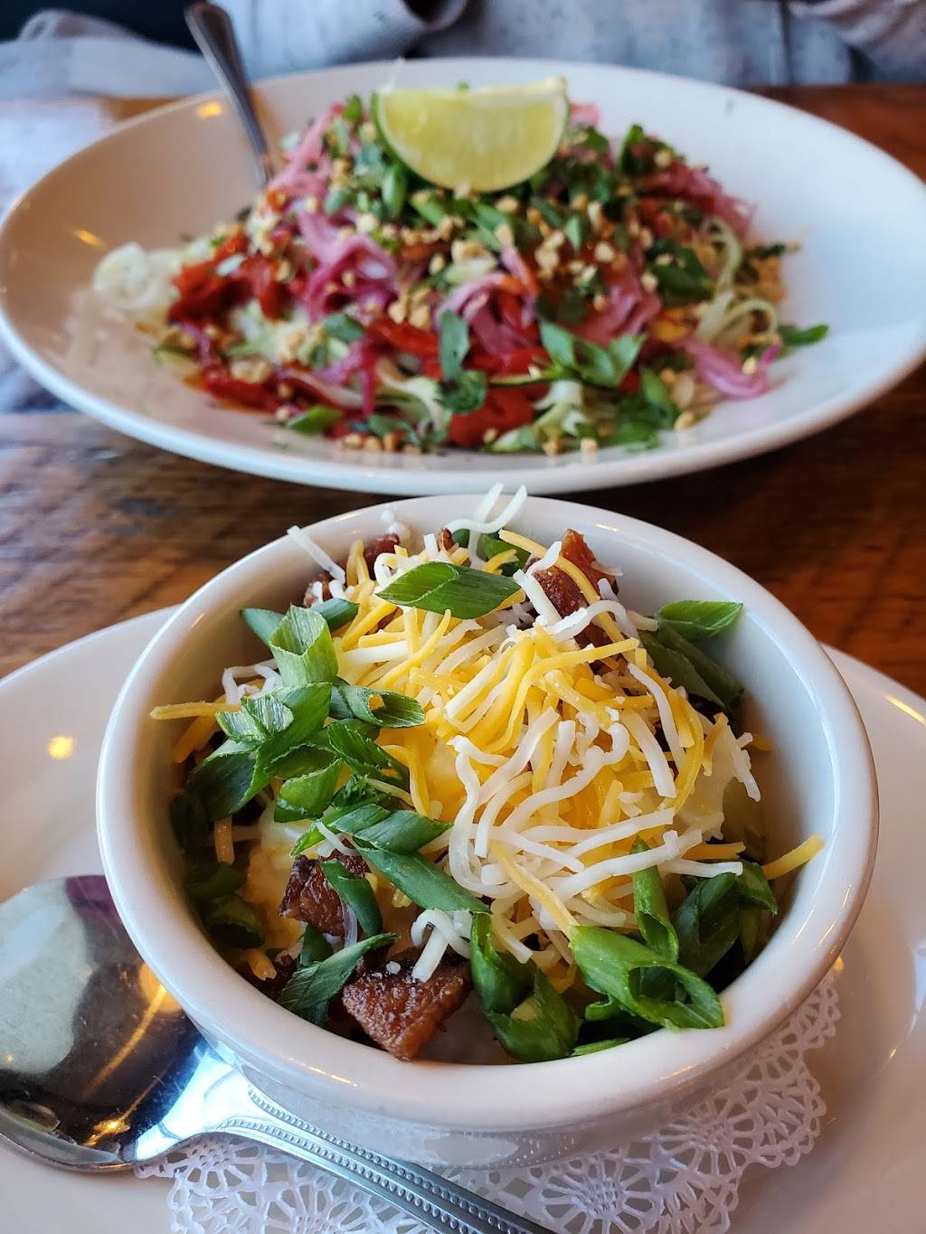 Duluth Grill | meal takeaway | 118 S 27th Ave W, Duluth, MN 55806, USA | 2187261150 OR +1 218-726-1150