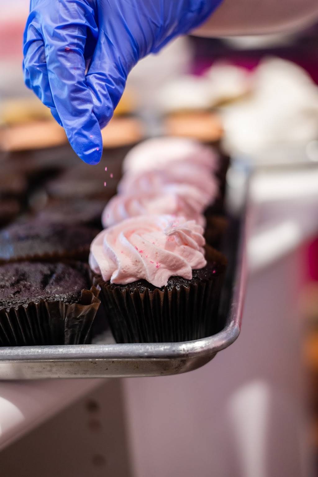 Smallcakes Lawrence | restaurant | 4801 Bauer Farm Drive F, Lawrence, KS 66049, USA | 7858561141 OR +1 785-856-1141