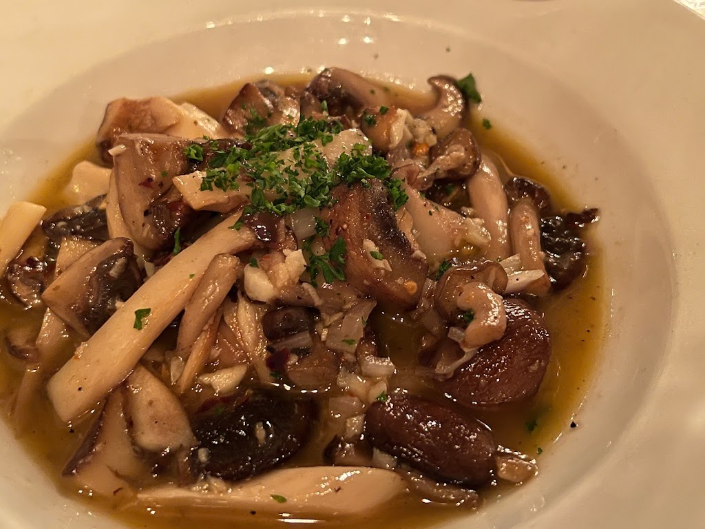 Petras Bistro & Wine Bar | restaurant | 6080 Minaret Rd, Mammoth Lakes, CA 93546, USA | 7609343500 OR +1 760-934-3500