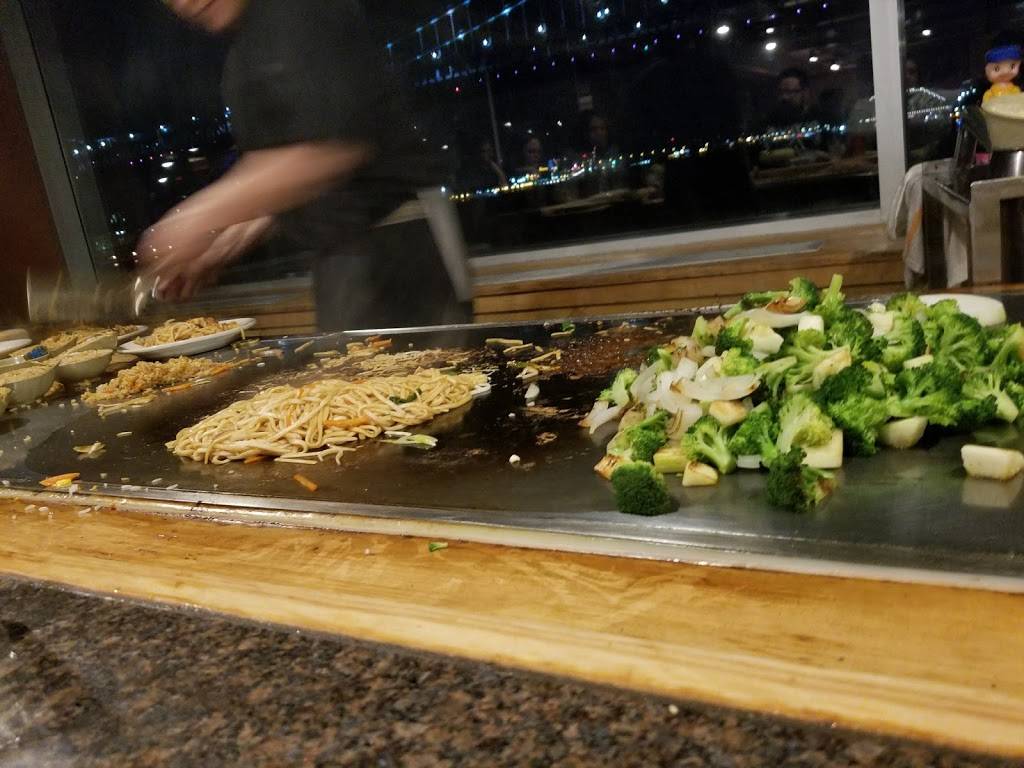 Hibachi Japanese Steakhouse & Sushi Bar | restaurant | 325 N Christopher Columbus Blvd, Philadelphia, PA 19106, USA | 2155927100 OR +1 215-592-7100