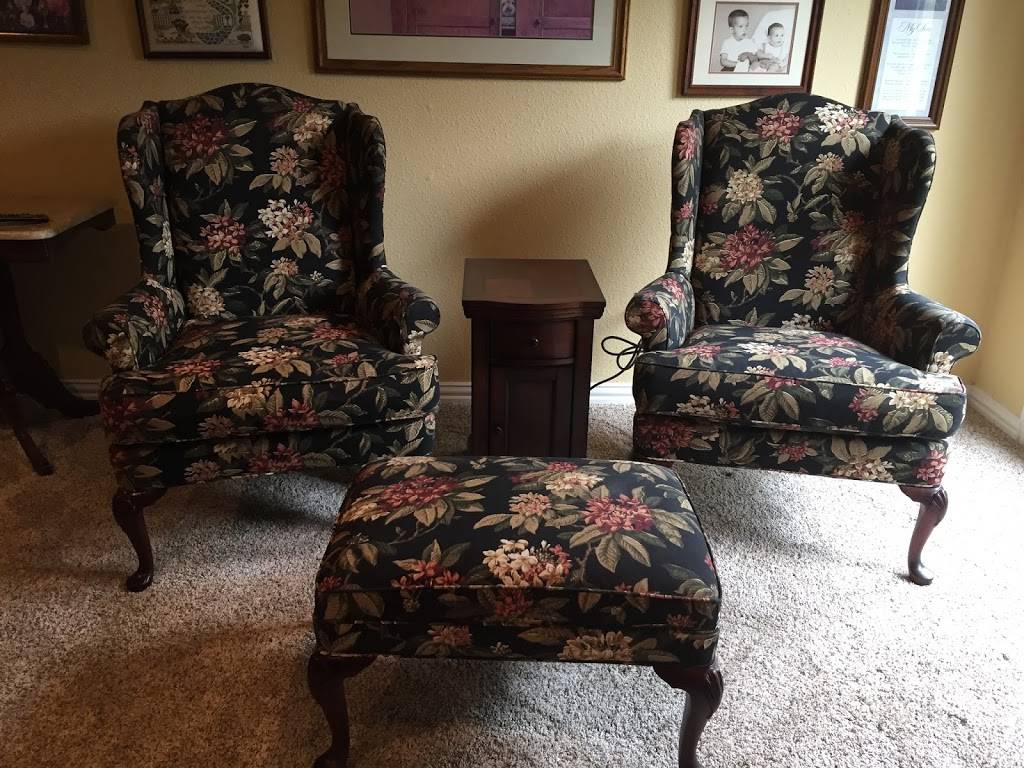 Stitches and Staples Upholstery | restaurant | 1491 N Kealy Ave Ste 46, Lewisville, TX 75057, USA | 9726723327 OR +1 972-672-3327