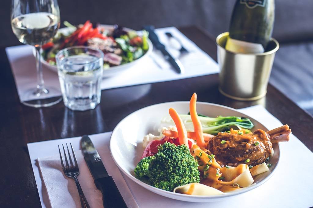 Walter Bistro | restaurant | 1575 Rue Fleury E, Montréal, QC H2C 1S7, Canada | 4383835837 OR +1 438-383-5837