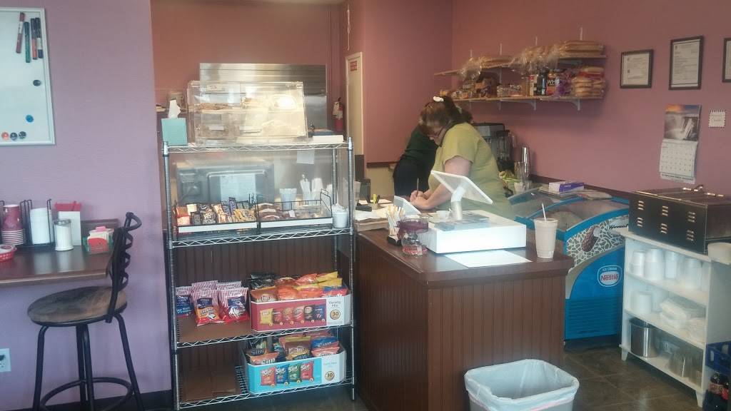 Fredda and Loris Deli | restaurant | 2601 Jahn Ave NW, Gig Harbor, WA 98335, USA | 2538587212 OR +1 253-858-7212