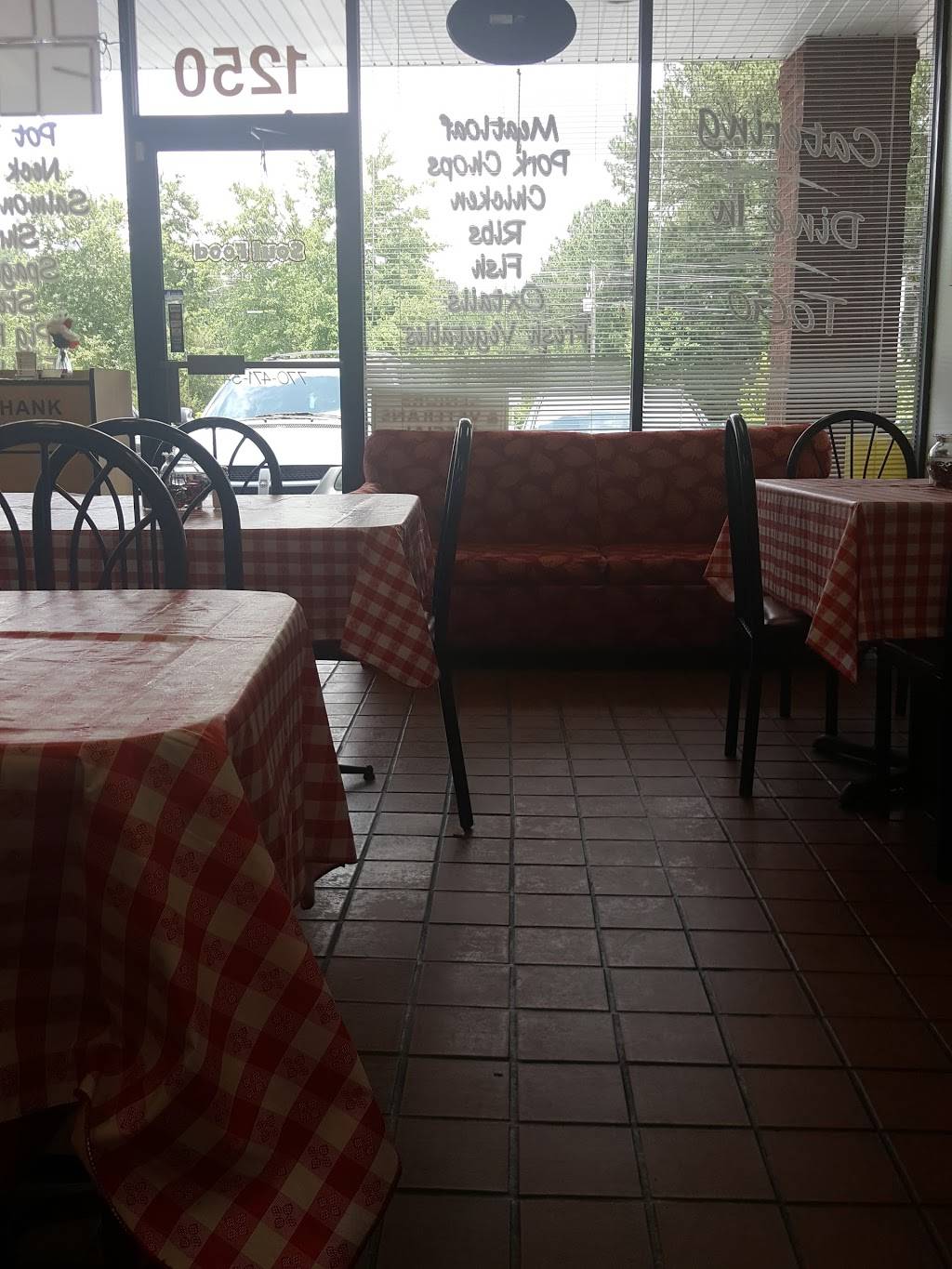 Ms Movales Eatery Soul Food | restaurant | 1250 GA-138, Riverdale, GA 30296, USA | 7704713447 OR +1 770-471-3447