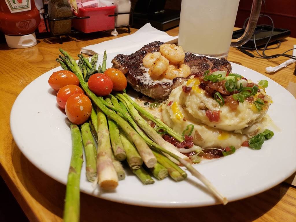 Chilis Grill & Bar | meal takeaway | 2612 N 75th Ave, Phoenix, AZ 85035, USA | 6238498847 OR +1 623-849-8847