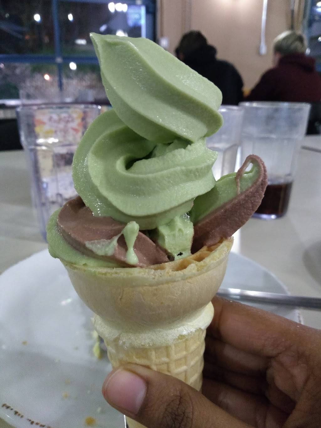 Pippin Commons | restaurant | 531 E Peltason Dr, Irvine, CA 92617, USA | 9498244182 OR +1 949-824-4182