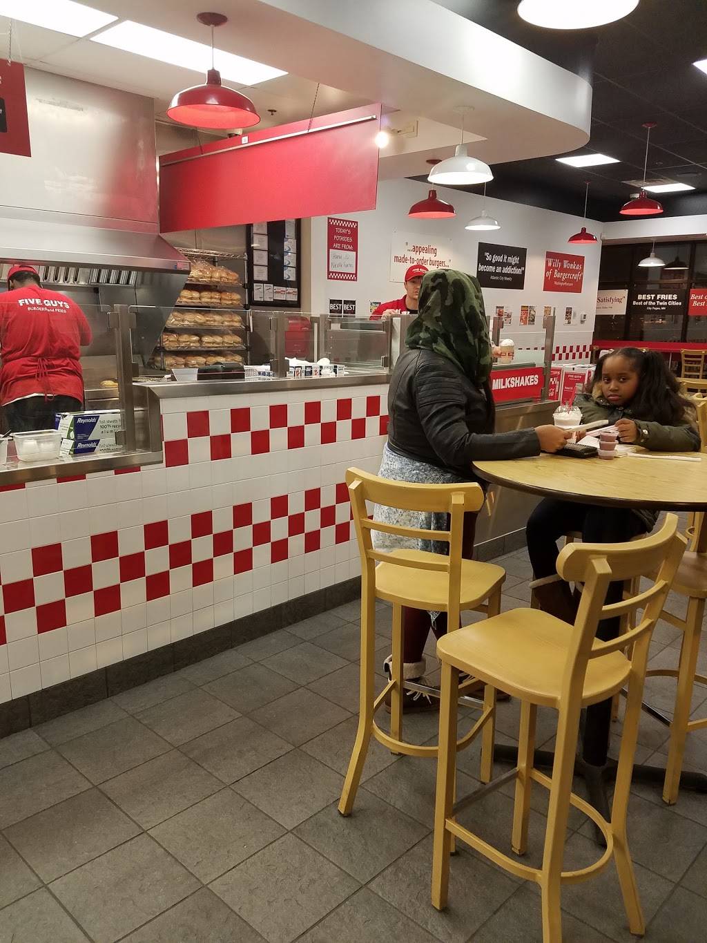 Five Guys | meal takeaway | 15837 South La Grange Road, Orland Park, IL 60462, USA | 7084032210 OR +1 708-403-2210