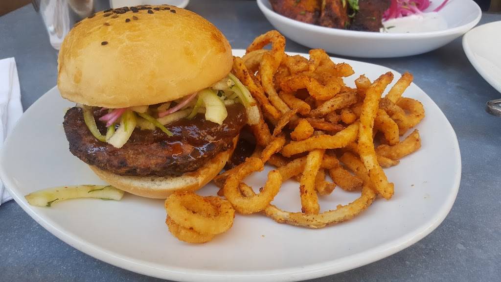 Pondicheri | restaurant | 2800 Kirby Dr B132, Houston, TX 77098, USA | 7135222022 OR +1 713-522-2022