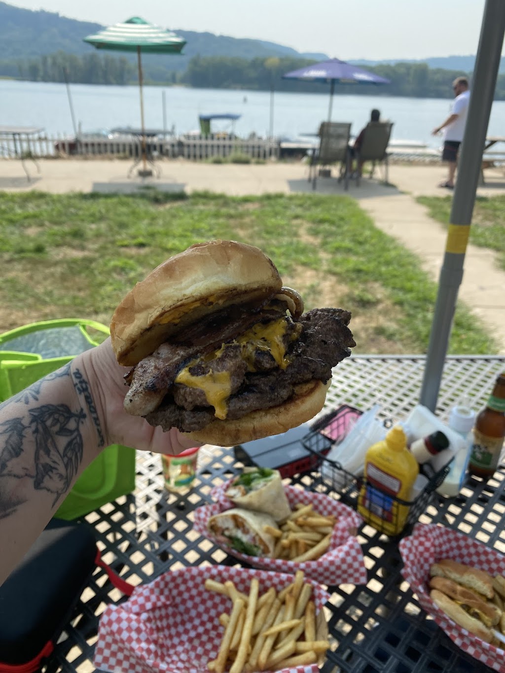 Cat Daddys Bar & Grill | restaurant | 23797 Lake Rd, Trempealeau, WI 54661, USA | 6085345238 OR +1 608-534-5238