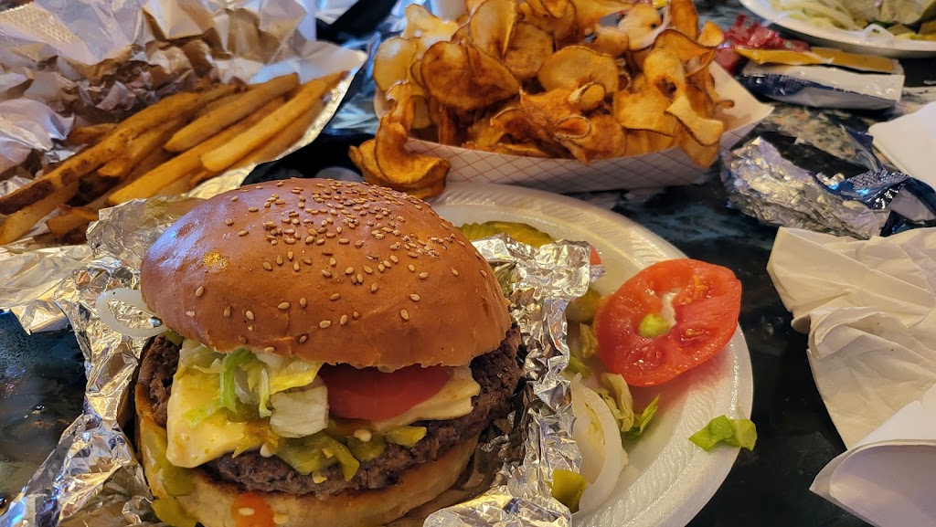 Realburger | restaurant | 2641 1/2 Cerrillos Rd, Santa Fe, NM 87505, USA | 5054747325 OR +1 505-474-7325