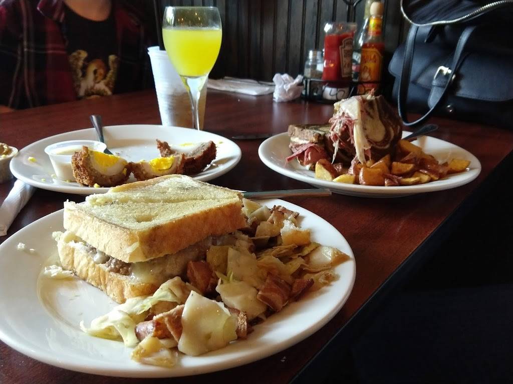 Leapin Leprechuan | restaurant | 101 Market St, Chattanooga, TN 37402, USA | 4237779097 OR +1 423-777-9097