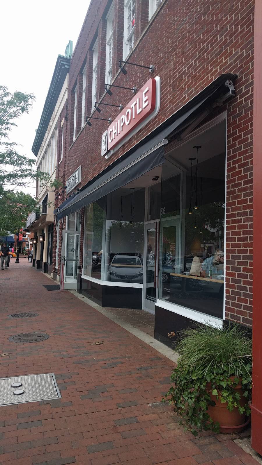 Chipotle Mexican Grill | restaurant | 36 Market Space, Annapolis, MD 21401, USA | 4102687586 OR +1 410-268-7586