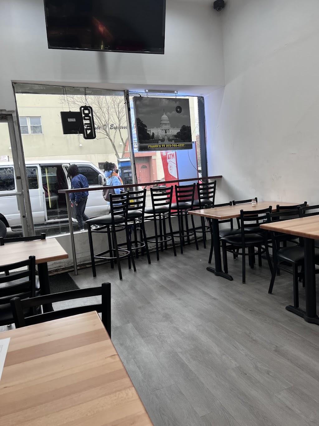 Portillos deli 2 | restaurant | 709 Beach 20th St, Queens, NY 11691, USA | 3477529910 OR +1 347-752-9910