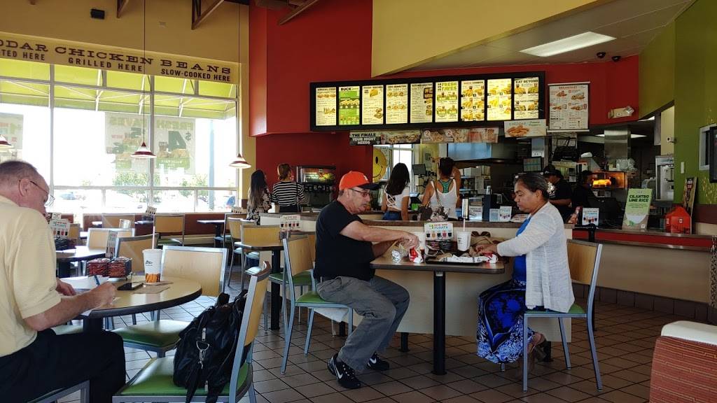 Del Taco | meal takeaway | 8100 Northfield Blvd, Denver, CO 80239, USA | 3033071712 OR +1 303-307-1712