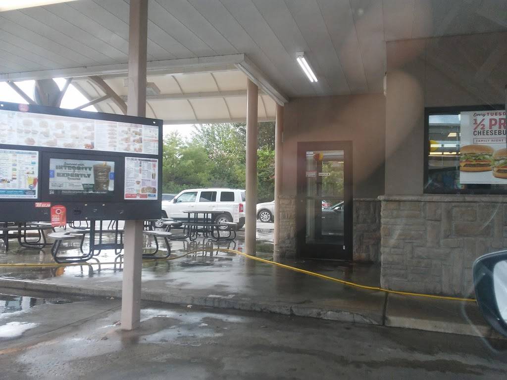 Sonic Drive-In | restaurant | 19133 Stone Oak Pkwy, San Antonio, TX 78258, USA | 2104022893 OR +1 210-402-2893